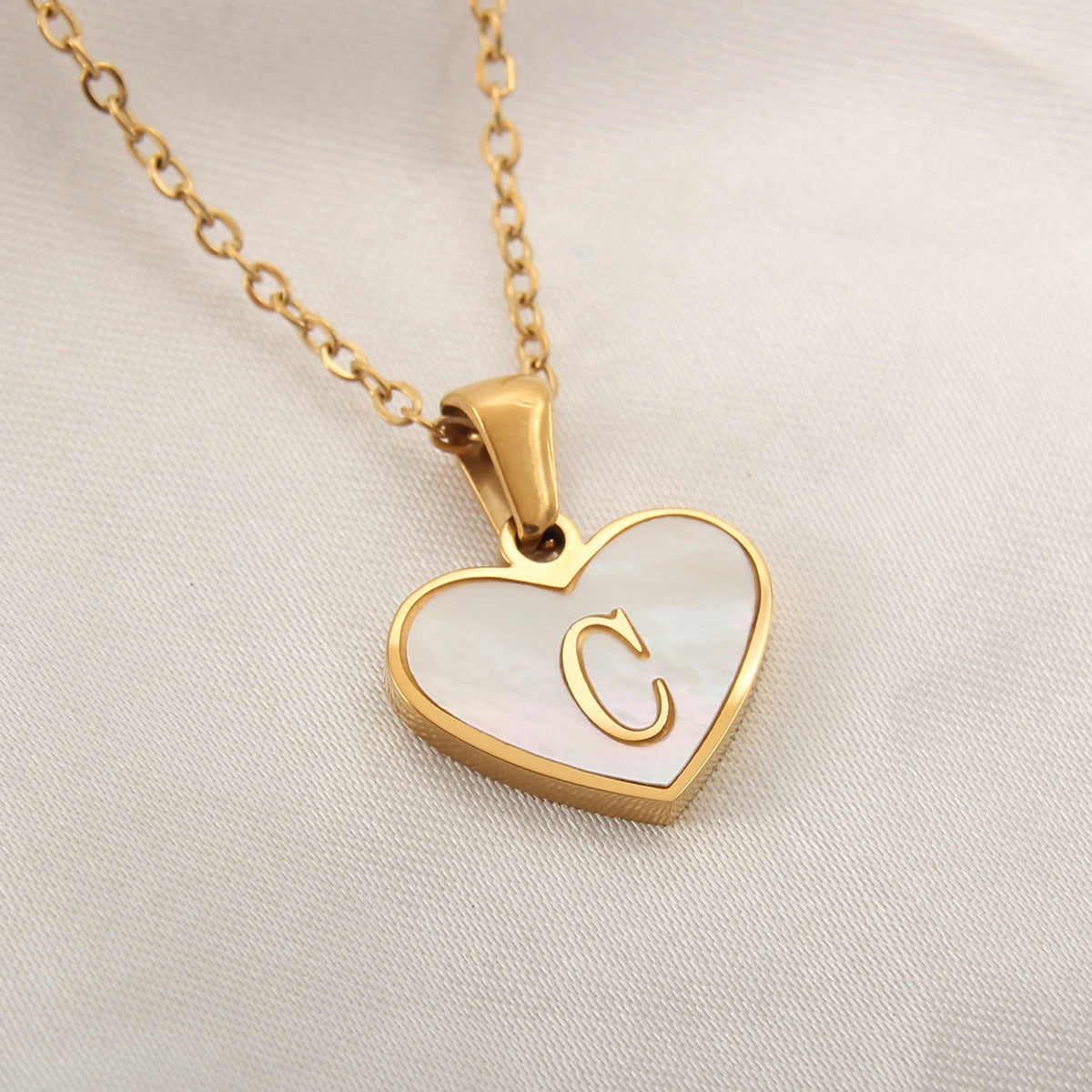 26 Letter Heart-shaped Necklace White Shell Love Clavicle Chain Necklace For Women - Minihomy