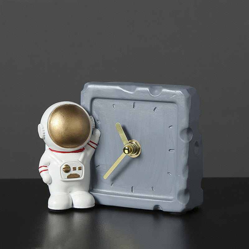 Astronaut creative children''s room bookcase desktop astronaut clock Trinket boy''s bedroom bedside decoration - Minihomy