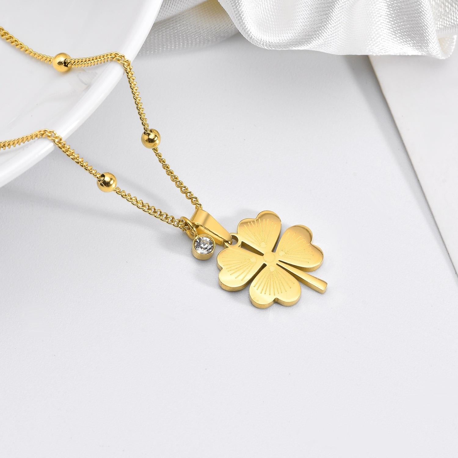 Diamond Hollow Pattern Love Clover Necklace - Minihomy