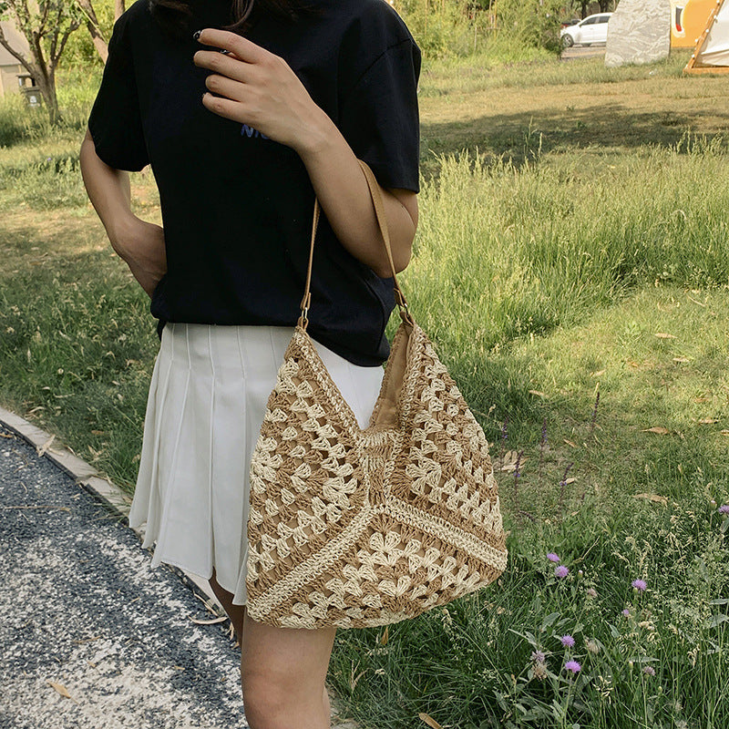 Women's Handmade Straw Woven Hollow Contrast Color Weave Shoulder Bag