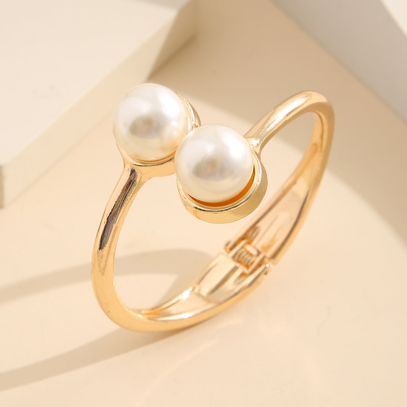 Women's Personality Stylish Retro Minimalism Temperament Pearl Alloy Bracelet