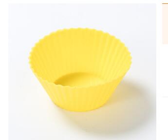 Nonstick Reusable Silicone Cupcake Liners / Baking Cups - 12 Pieces