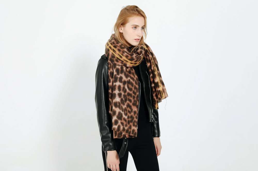 Leopard-Print Cashmere Women's Scarf Shawl: Unleash Your Wild Elegance - Minihomy